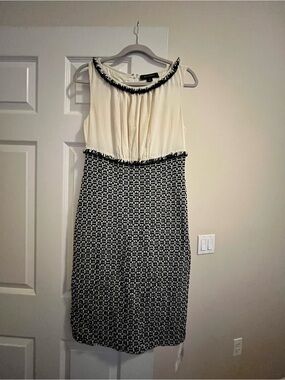 St. John Cream and Black Sleeveless Sheath Dress